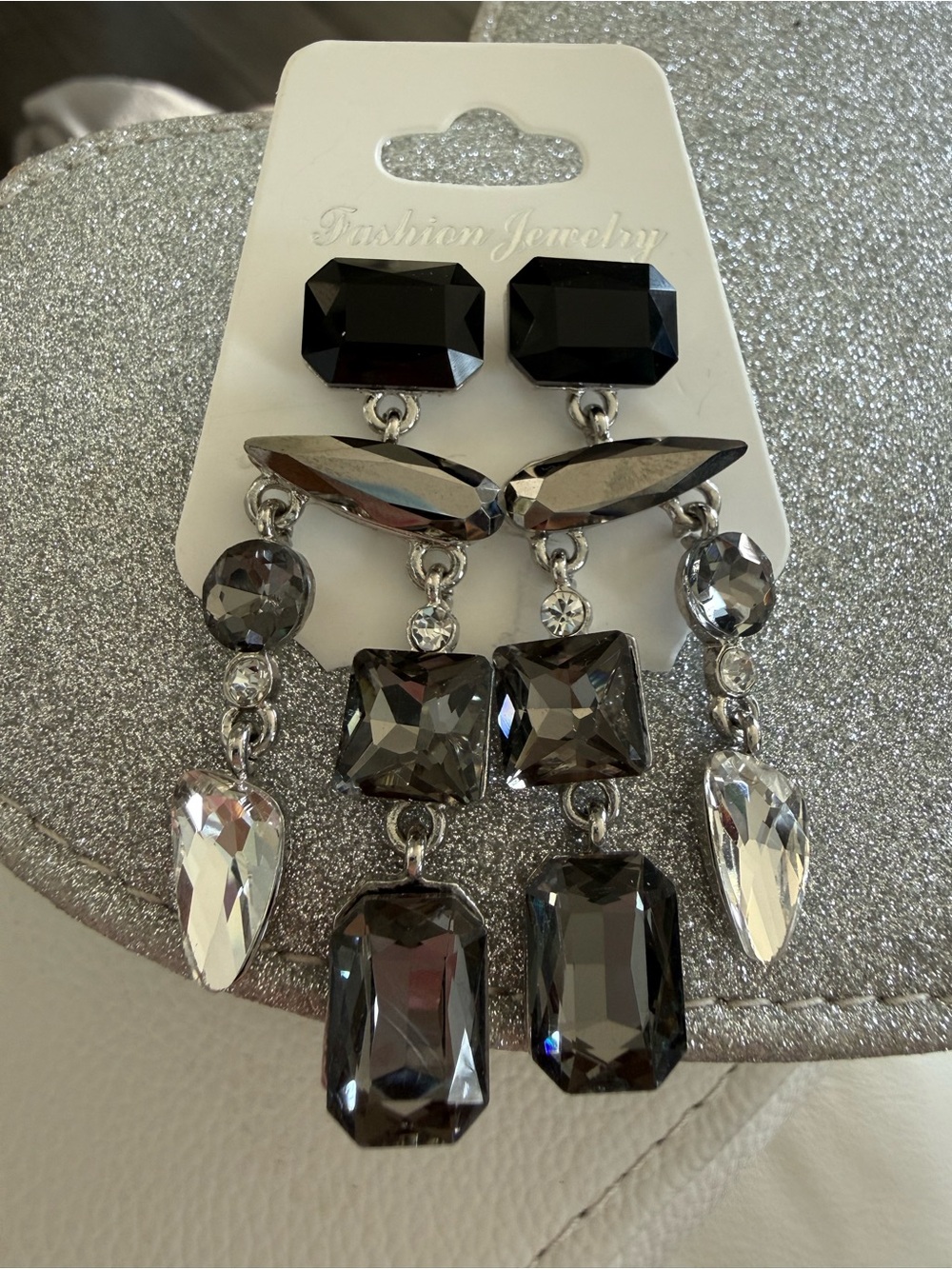 Fashion Jewelry Black and Silver Crystal Drop Earrings